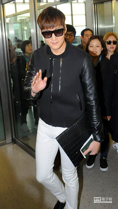 �������Ǵ����˧����̨����ǰ��̨���˿�����