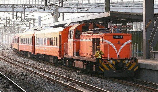 ̨�����³��������̵ͼ۵ñ��ڲ���Ա����ά��