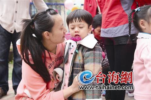 爱在三八妇女节两岸幼童同上亲情教育课