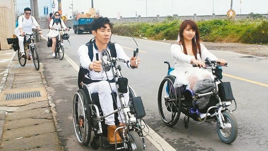 �»����˫˫�°���̱�������λ����Ļ�ɴ�գ�ͼ��