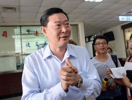 李登辉办公室主任卷入桃色风暴被爆劈腿女主播