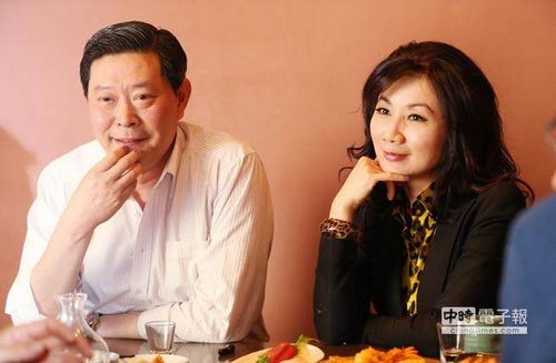 李登辉办公室主任被爆劈腿意外曝光恋情女友原谅