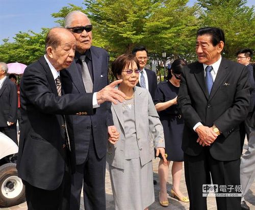 李登辉夫妇到台南访奇美博物馆(图)