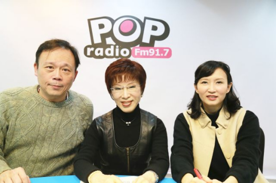 洪秀柱隔空呛蔡英文:让“爱心龟”狠咬