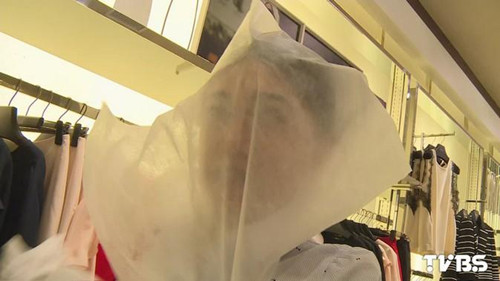 �¹˿��Դ�ʱ��ױմ�·��ε�׼��һ����ͷ�ף�ͼ��