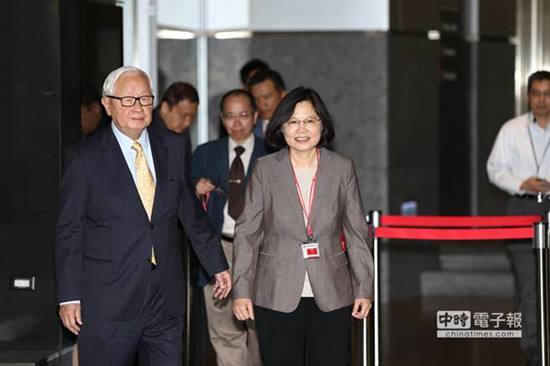 蔡英文请益张忠谋台积电打预防针:不参与政治