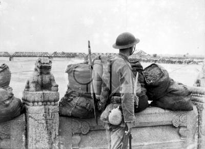 ��Ѫ�����ʷ������������Ӣ�����￹սʷ��ͼ��