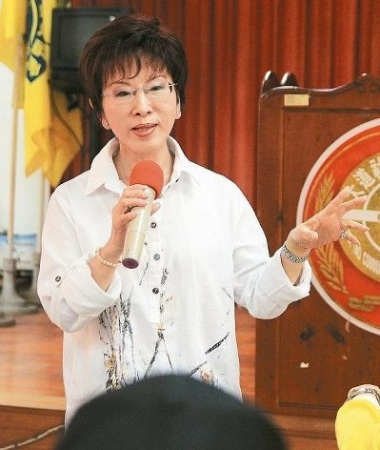 国民党可能征召朱立伦选2016洪秀柱呛不退选