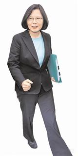 传蔡英文设“暗黑小组”网友:只会搞负面选举