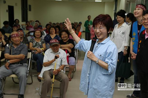 洪秀柱呛蔡英文:敢放弃民进党资源吗?(图)