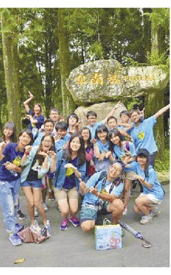 台湾大学生当学伴变身陆生“守护天使”(图)