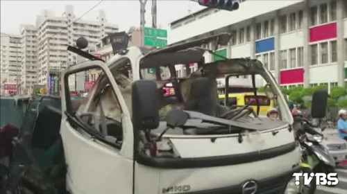 ̨��һ��С������������ը�ɳ�����ʻԱ������ҽ