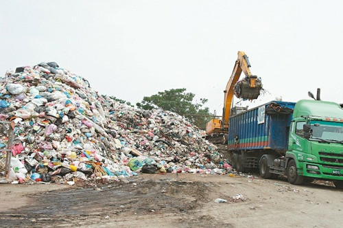 台湾云林县爆发垃圾危机1.5万吨垃圾待清运（图）