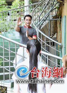 ̨����������ȫ�渴���Ͻ�Ŀ�����˼�𡱣�ͼ��