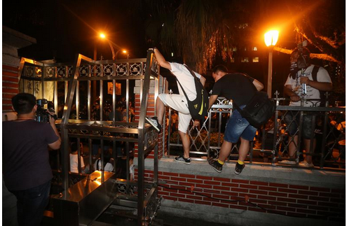 ̨�巴�θ���Ա����������žۼ�һ�ȴ���������