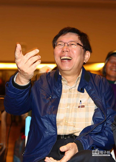 柯文哲拒与蓝营“立委”苏清泉握手称其“太烂了”