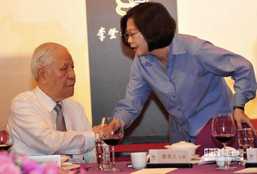 台作家批蔡英文已成李登辉承志者是台湾真正悲剧
