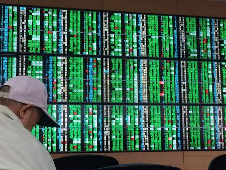 ̨��8��24�����̵�376.58�����4.83%