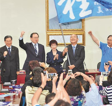 洪秀柱透露最新内部民调:仅差对手7个百分点