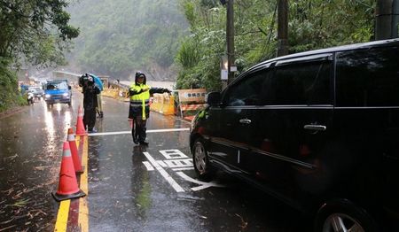 台媒称“杜鹃”登陆台湾1死24伤逾7千人紧急撤离