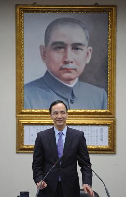 朱立伦强调洪秀柱民调不佳称其未获多数民众认同