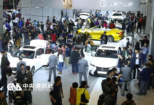 台北车展24万人挤爆创下近10年新高(图)