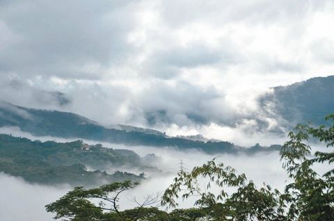 ̨�ϴ�ɽ�ƺ������ο����������ɾ���ͼ��