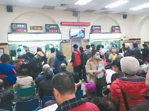 �Ͱ���ҽԺ��̨��41��Ů��1�꿴��575��