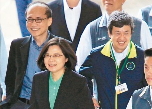 民进党政策大转弯遭批“换了位子就换脑袋”