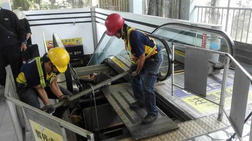 ������վ����ͻȻ���˶���������ҽ��ͼ��