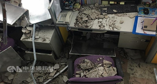 �칫���컨�����̨���и�����Ա�������ˣ�ͼ��