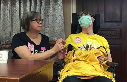 �ƺ�ʤ����̨����ÿ��ȵľƿ�װ��282��Ӿ��