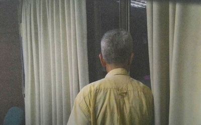 67岁男子变“蜘蛛人”沿水管爬上三楼行窃被抓