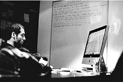 �ϵϰ����칫�ҿ���ª�һ谵��С������ڤ��