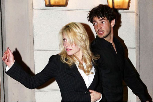 ��̳������£�л�����˳�ģC��Ů�Ѿ�����ͼ����3��