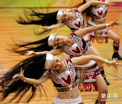 ���������赸�������ˡ�Ψ����Ů�ڷ�Ʈ�ݣ�ͼ����3��