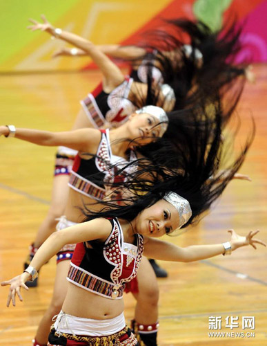 ���������赸�������ˡ�Ψ����Ů�ڷ�Ʈ�ݣ�ͼ����4��