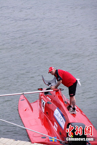 �й�����F1Ħ��ͧ����������ǰ������ͼ����4��