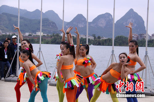 �й�����F1Ħ��ͧ����������ǰ������ͼ����7��