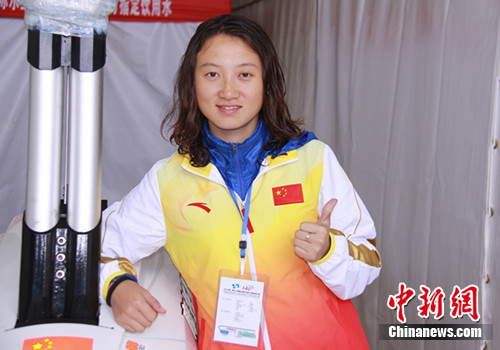 �й�ˮ��Ħ����Ůѡ����ٻٻ:Ů�Ӳ������Ӳͼ��