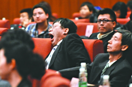 聂卫平参加儿子电影首映礼再睡觉:没我的事(图)