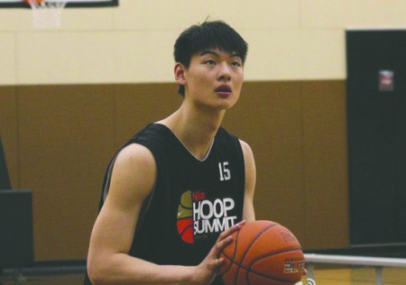 男篮神奇新人目标NBA被赞移动比姚明更出色