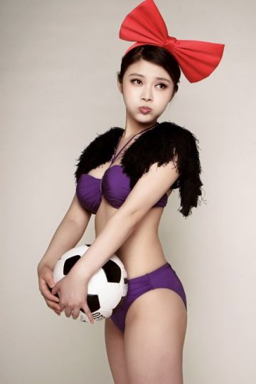 90后“足球宝贝”徐冬冬遭侵权商家制衍生品未授权