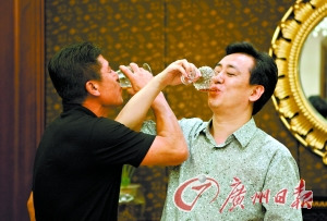 许家印设宴送韩国铁帅称李章洙是恒大最大功臣