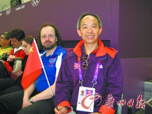 中国代表团联络员方水清不辞辛苦为奥运请假5周