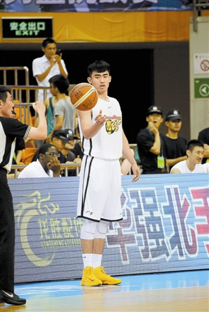 小将高尚掀高潮助广东宏远完胜朱芳雨偶露峥嵘