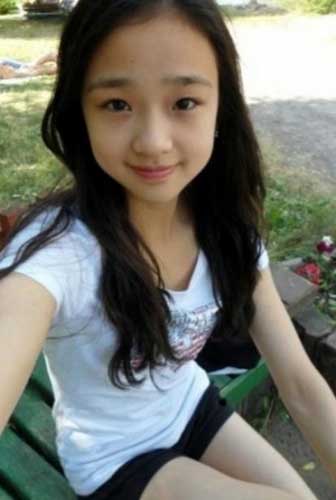艺体萝莉孙妍在旧照曝光从小就是美人胚子(图)