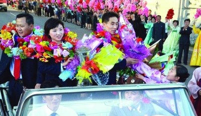 朝鲜乒球选手巴黎载誉而归平壤街头民众夹道欢迎