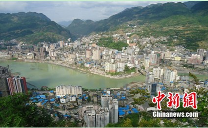 ��ˮЯ���й�Ħ��ͧ������������ˮ���˶�֮��