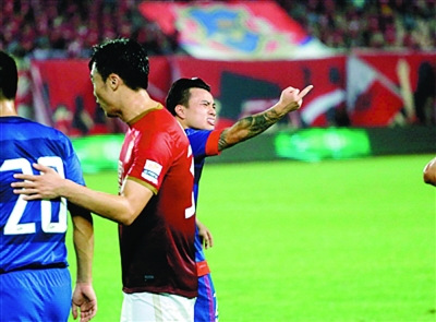 曹赟定称竖中指为展示血迹足协罚其停赛5场